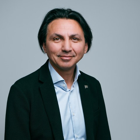 Hakan E.